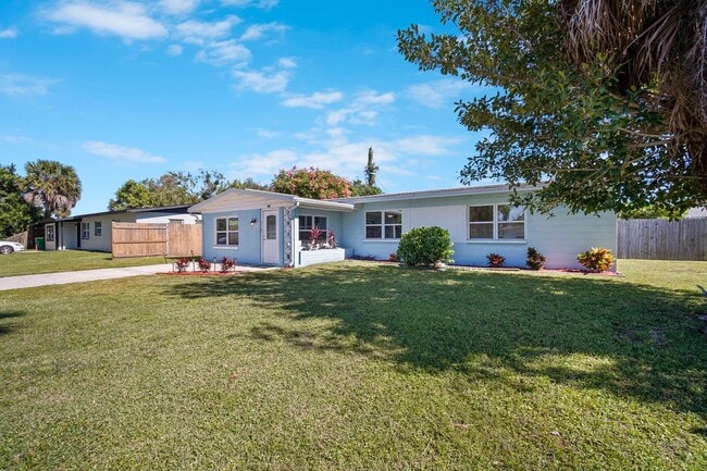 Photo - 818 Hampton Way