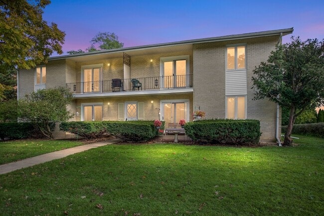 Photo - 31 Green Oaks Dr House