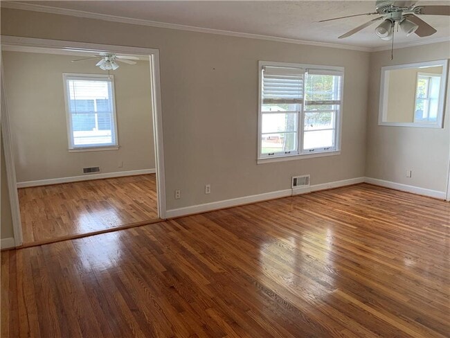 Photo - 1910 La Dawn Ln NW