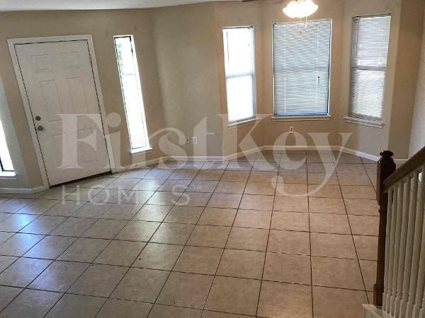 Photo - 2920 La Estancia Ln