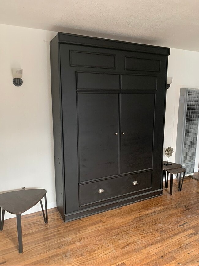 Building Photo - 2717 W Vernon Ave Unit 1/2