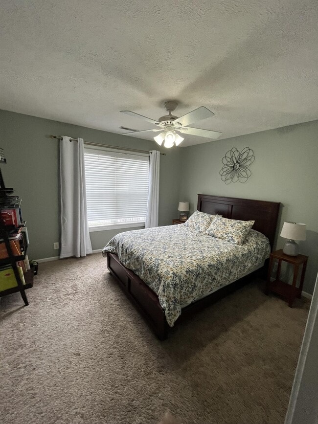 Photo - 652 Winding Bluff Way