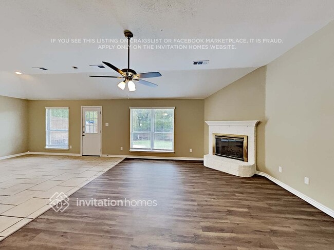 Photo - 819 W Lonesome Dove Trail