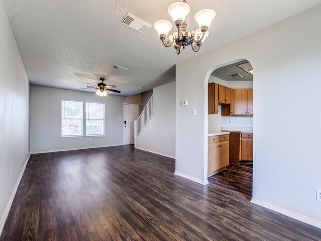 Photo - 9706 Highland Creek