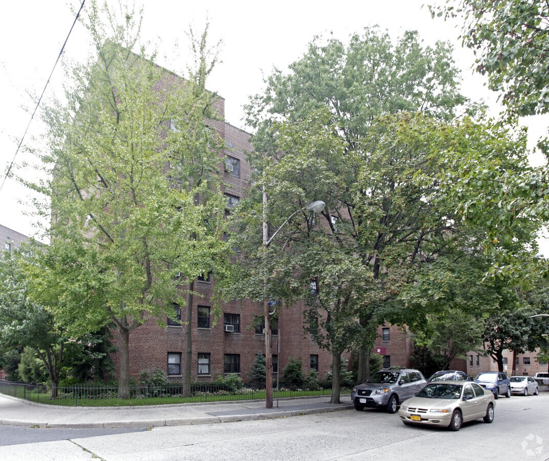 Photo - 30-40 Fleetwood Ave