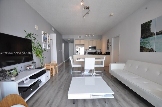 Photo - 79 SW 12th St Unidad 2410-S
