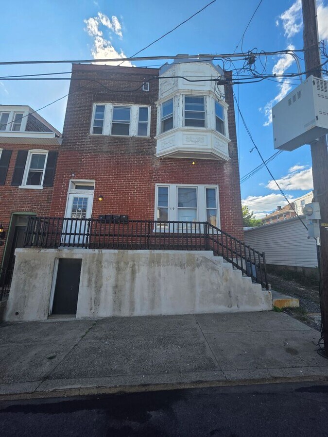 Photo - 119 S 14th St Apartment Unit 2