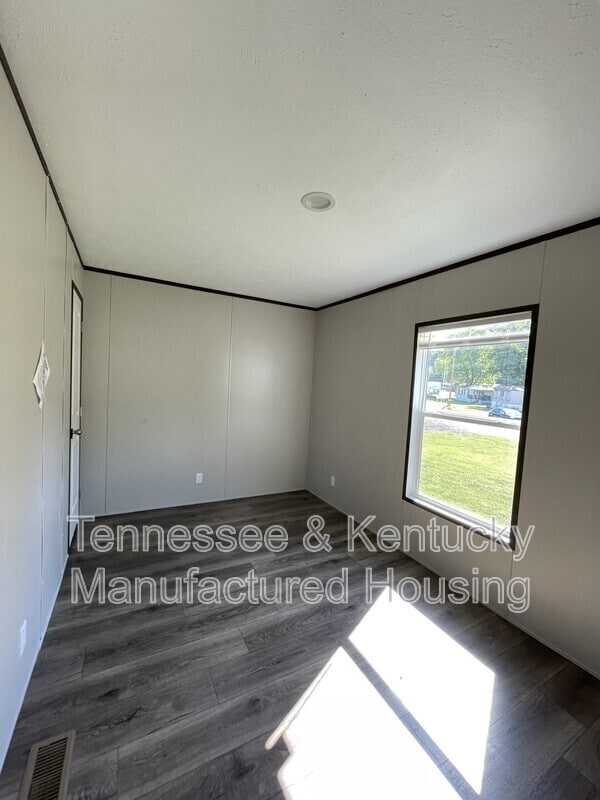 Photo - 106 Cumberland Ln
