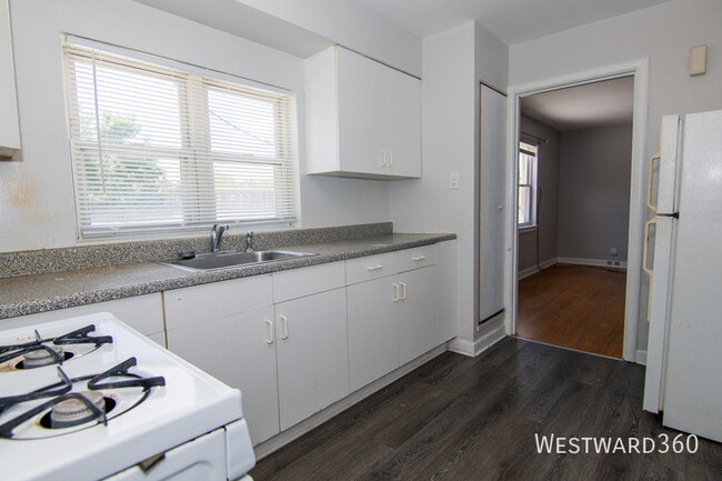 Photo - 1949 hickory-2E Unit 2E