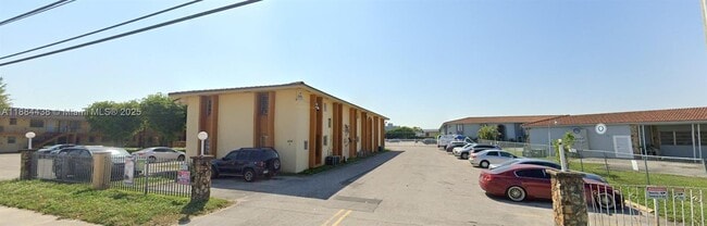 Building Photo - 4050 NW 135th St Unit 21-10 Rental