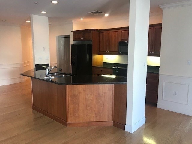Building Photo - 10 Northwood Dr Unit 202 Rental