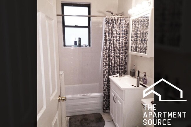 Photo - 724 W Roscoe St Unit 2N