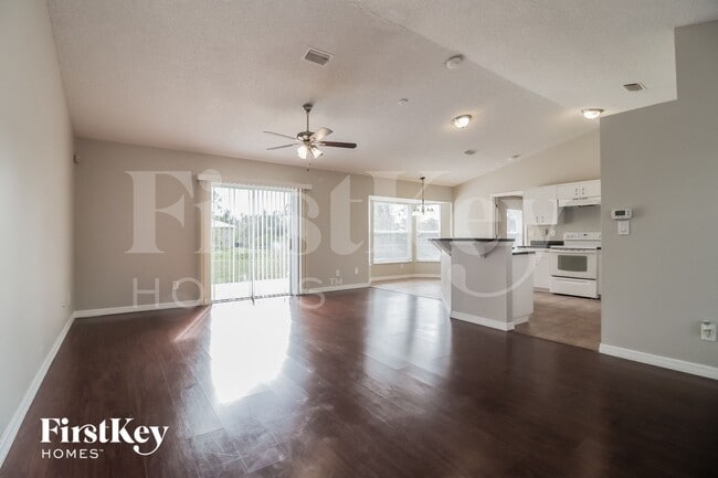 Photo - 1674 Waltz St SE