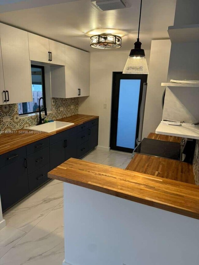 Photo - 117 NE 2nd Terrace