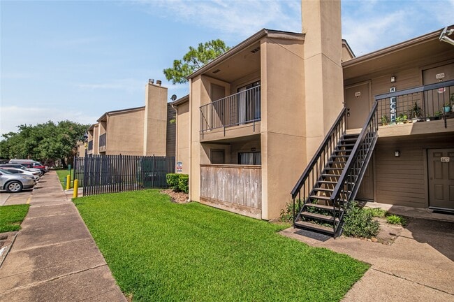 Building Photo - 3300 Pebblebrook Dr Unit 106 Rental