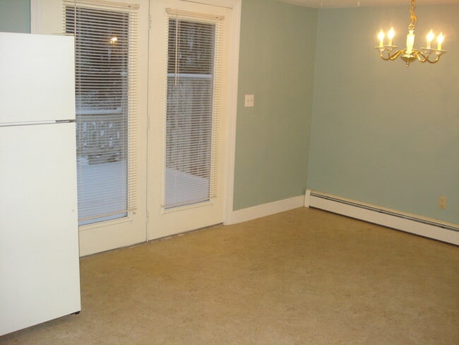 Photo - 843 Boston Rd Unidad B