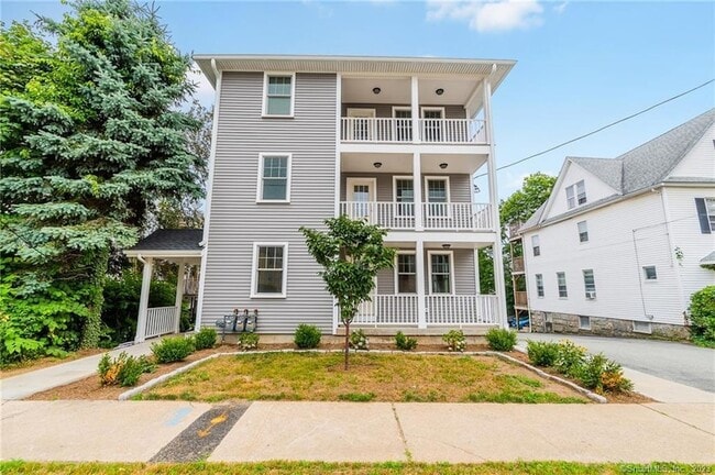 Photo - 192 Montauk Ave Unit 1