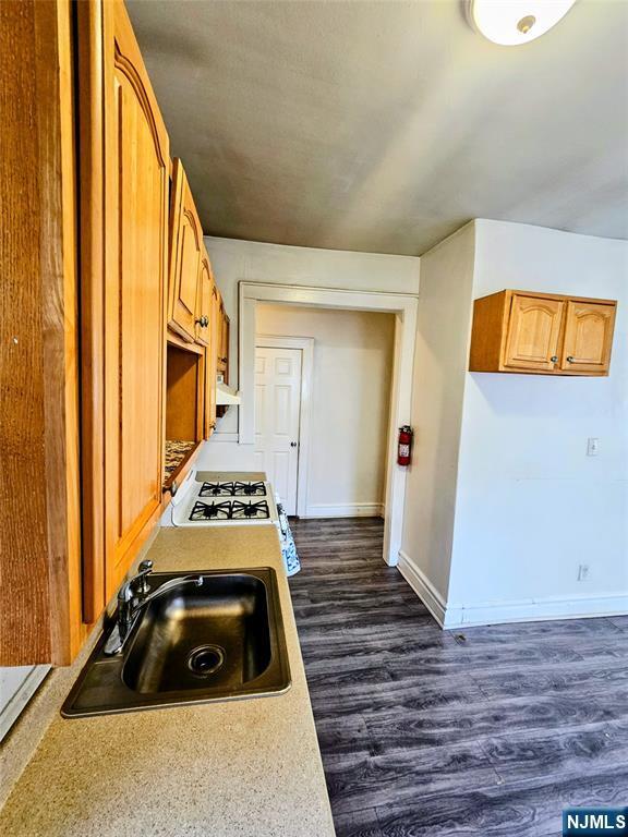 Photo - 32-34-34 Halstead St