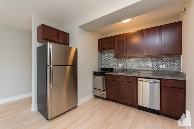 Photo - 445 W Wellington Ave Unit 6A