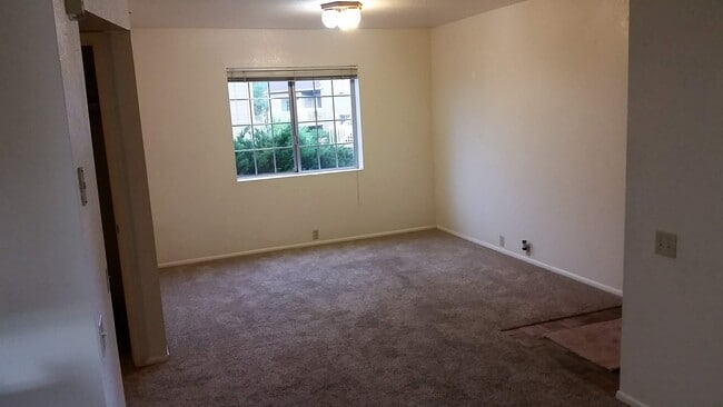 Building Photo - 1000 N Beaver St Unit # 110 Rental
