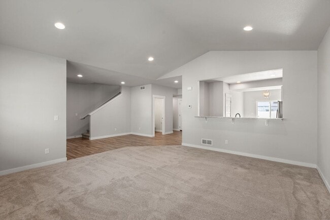 Photo - 290 E Chestnut