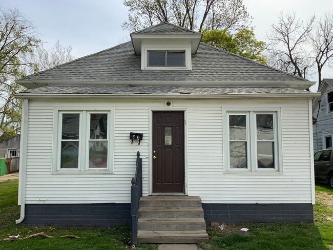 Building Photo - 53 Lake St Rental