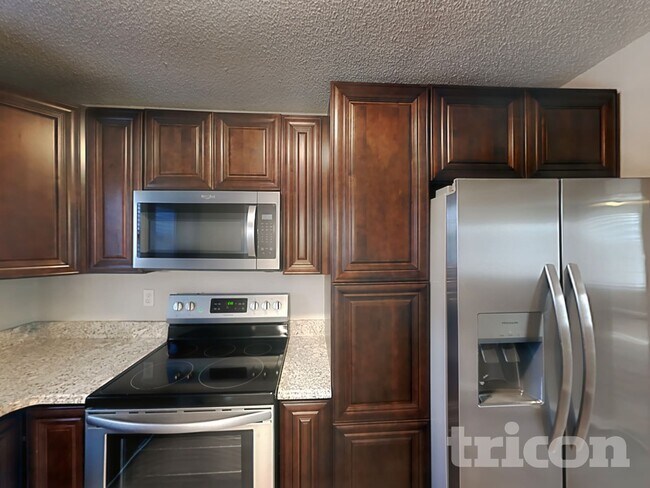 Photo - 404 Remington Ct