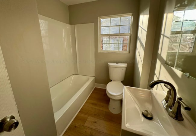 Photo - 1532 Bay Ave SW