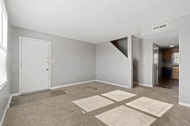 Photo - 150 Darlene Dr Unit C