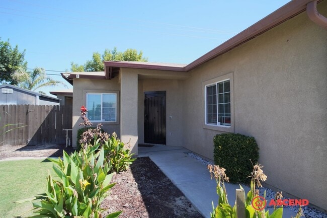 Photo - Fully Furnished Home In East Bakersfield!