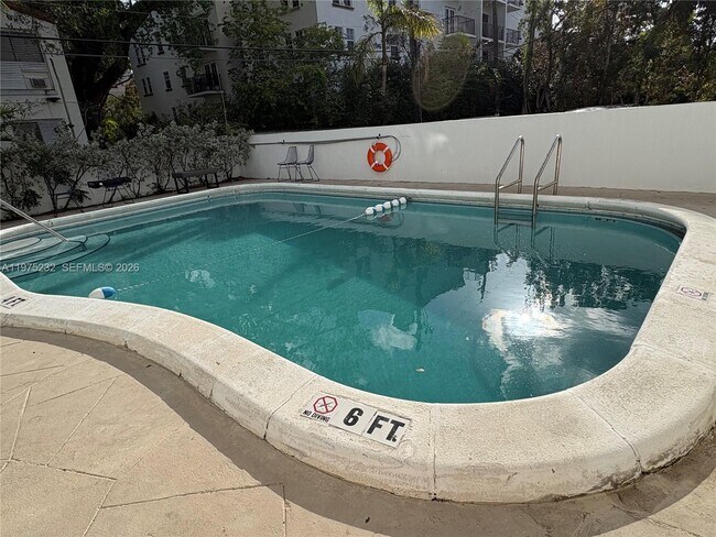 Photo - 318 Majorca Ave Unidad 204