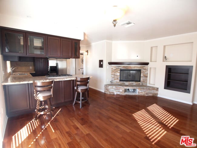 Building Photo - 1644 Hi Point St Rental