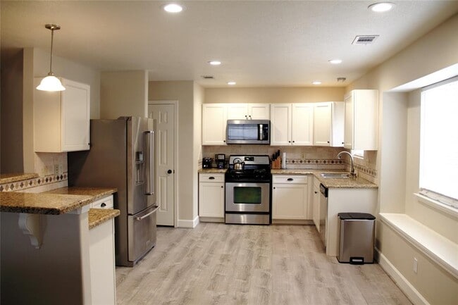 Photo - 1803 Edinburg Ave