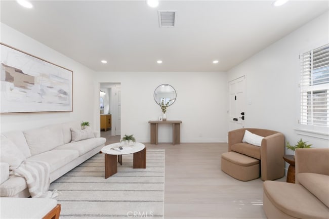 Photo - 13203 Lakewood Blvd