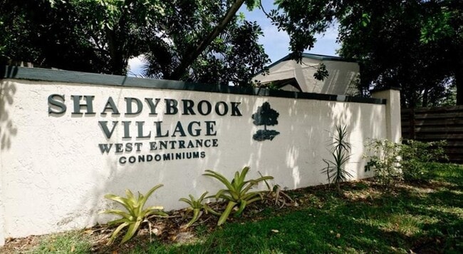 Photo - 904 Byron Ln Unidad Room #1