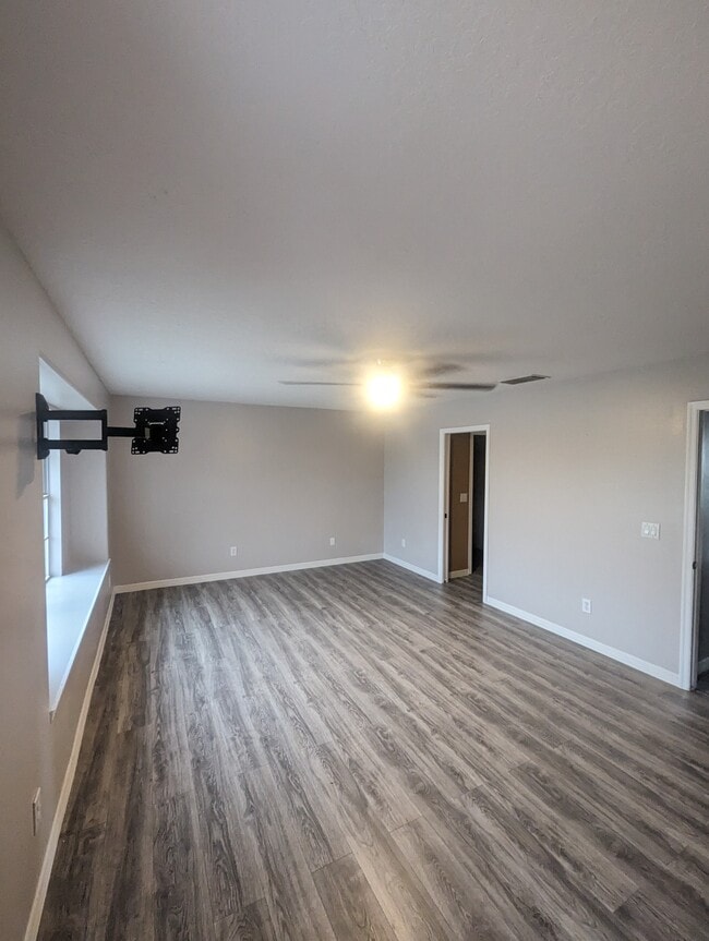 Photo - 14503 Kristenright LN Unidad Bedroom #6 Master