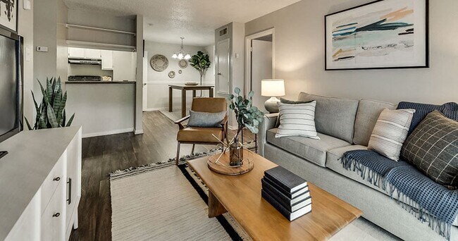 Photo - River Oaks Apartments