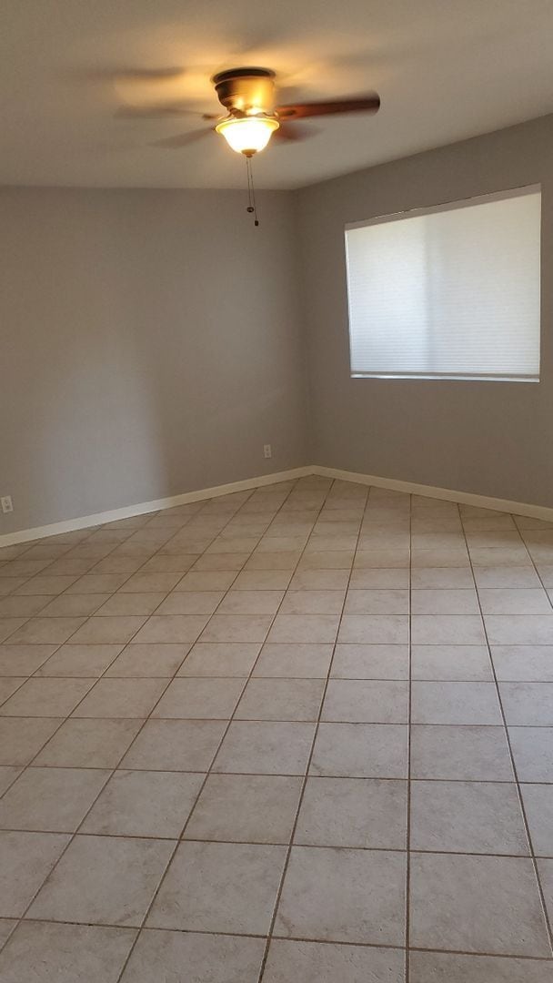 Photo - **Excellent 2br/1ba/1garage HOUSE (ALMA SCHOOL & KNOX)