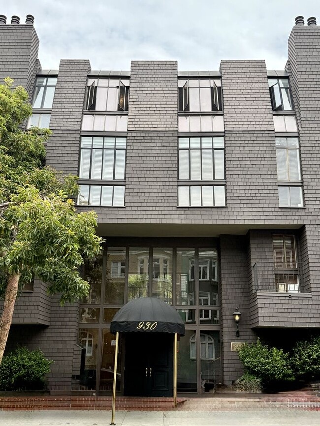 Building Photo - Top Floor Condo in Nob Hill Unit 308
