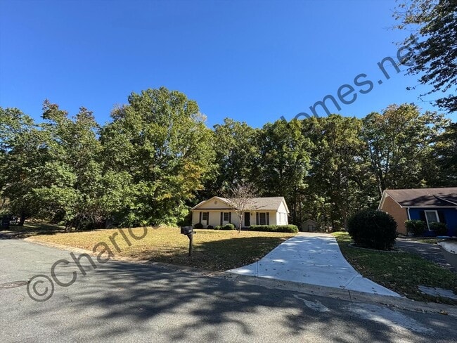 Building Photo - Nice 3 bedroom 2 bath home in Charlotte!