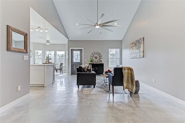 Photo - 505 Chantilly Ln