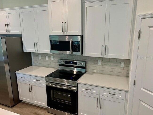 Photo - 21475 Seaton Ave