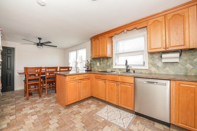 Photo - 332 MacArthur Ave Unidad 2