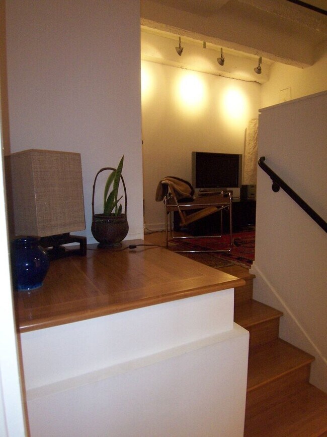 Photo - Centrally Located Elegant Designer-Chic 1B... Unit 207