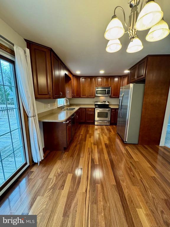 Photo - 8008 Noel St