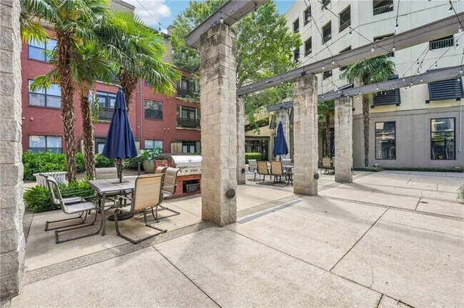 400 17th St NW Unit 2126