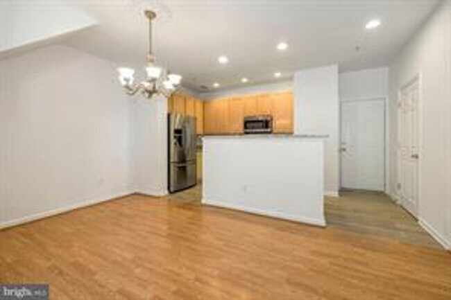 Photo - 2 LEVEL CONDO WITH 1 CAR GARAGE, DEN/LOFT ON THE BEDROOM LEVEL, VERY OPEN FLOOR Unit A