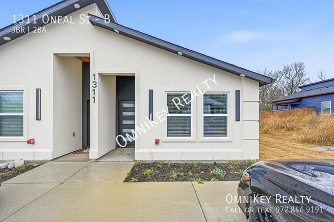 Building Photo - 1311 Oneal St Unit B