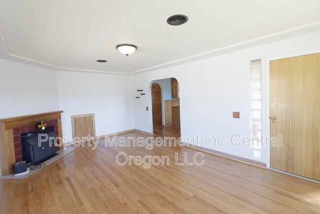 Photo - 348 NW 10th St