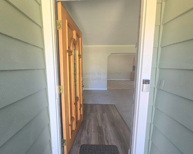 Photo - 114 SE 218th Ave